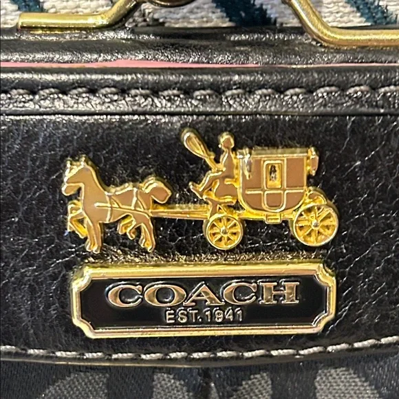 Buyers Bundle in show- Coach Mini Kisslock Wallet - Picture 3 of 10